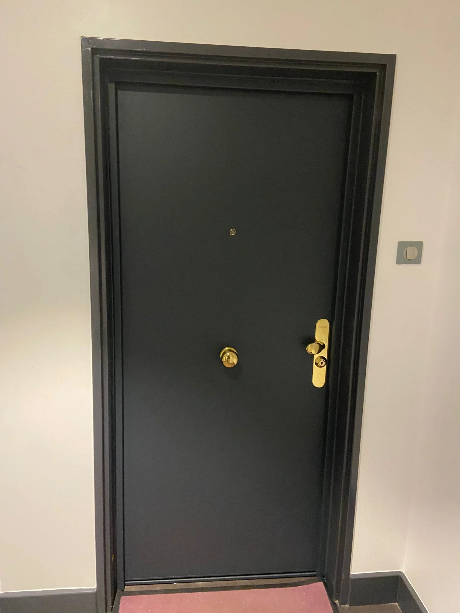 Exemple de porte blindée avec serrure multipoints